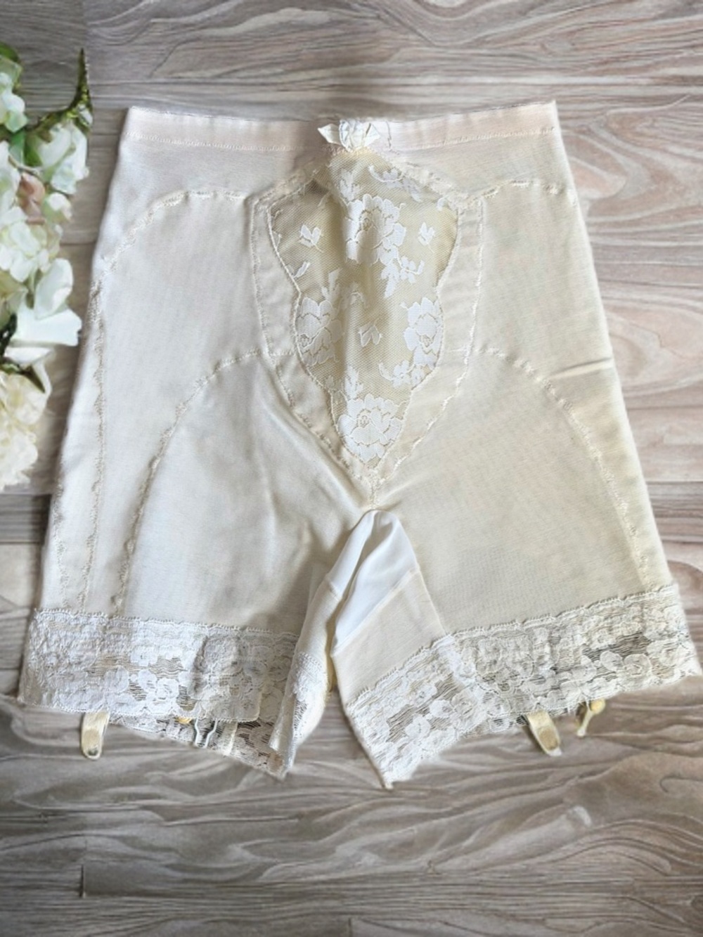 Maidenform Ivory Lace High-Waist Shaping Tap Shorts with Garters